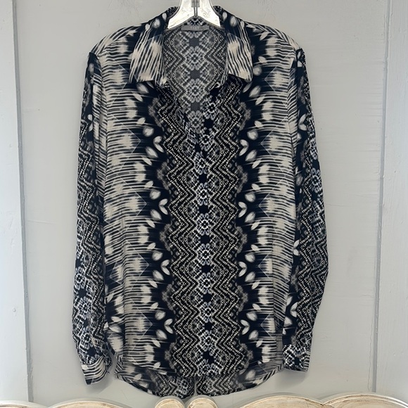 Tart Black and White Button Down Blouse Size Medium - Picture 1 of 4